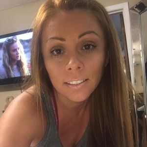 Meet your Posher, Lorine